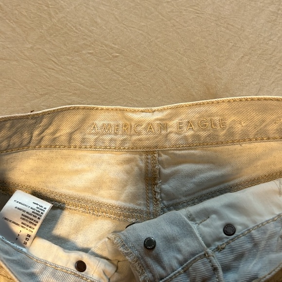 Women’s denim high waisted cut off shorts American eagle size 4 - Picture 4 of 4